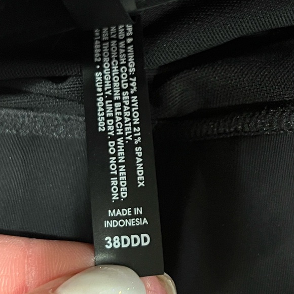 Torrid active black zipper front adjustable strap size 38DDD - Picture 6 of 6